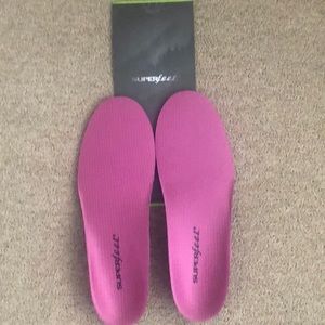 New Superfeet BERRY Insoles. Size C.